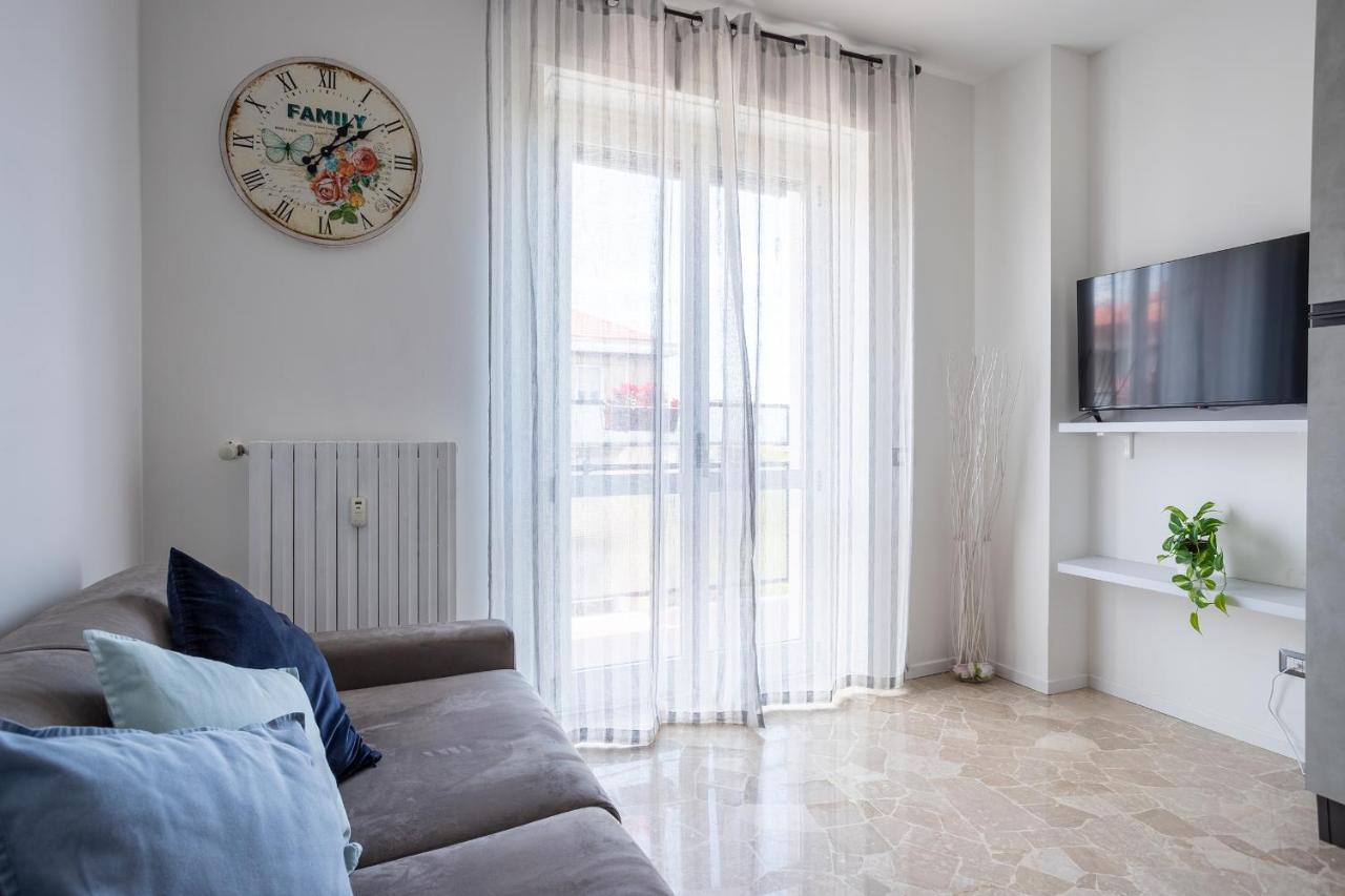 Milano City Apartments - Parking And Comfort - Spacious Apt Up To 8 Pax Ngoại thất bức ảnh